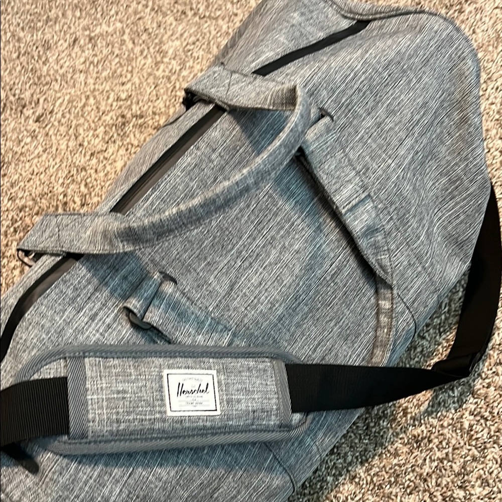 Herschel Supply Company Weekend Gray Duffel Bag - Picture 4 of 5